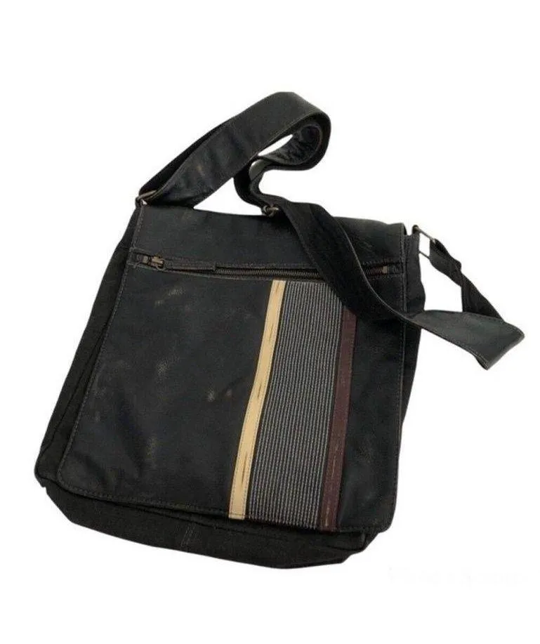 Wilsons Leather Black Messenger Bag Distressed Adjustable Strap UNISEX