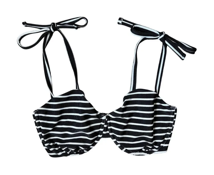 NWT Abercrombie Curve Love Bikini Top - Small