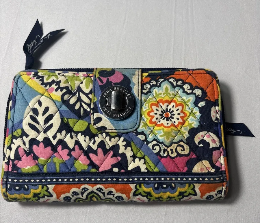 Vera Bradley Quilted Turnlock Zip Organizer Wallet Retired Rio Pattern