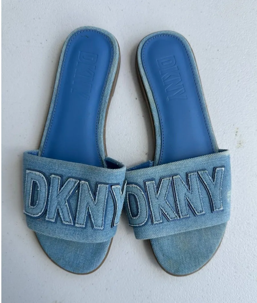 DKNY Women's Willow Bold Logo Strap Denim Slide Flat Sandals 7