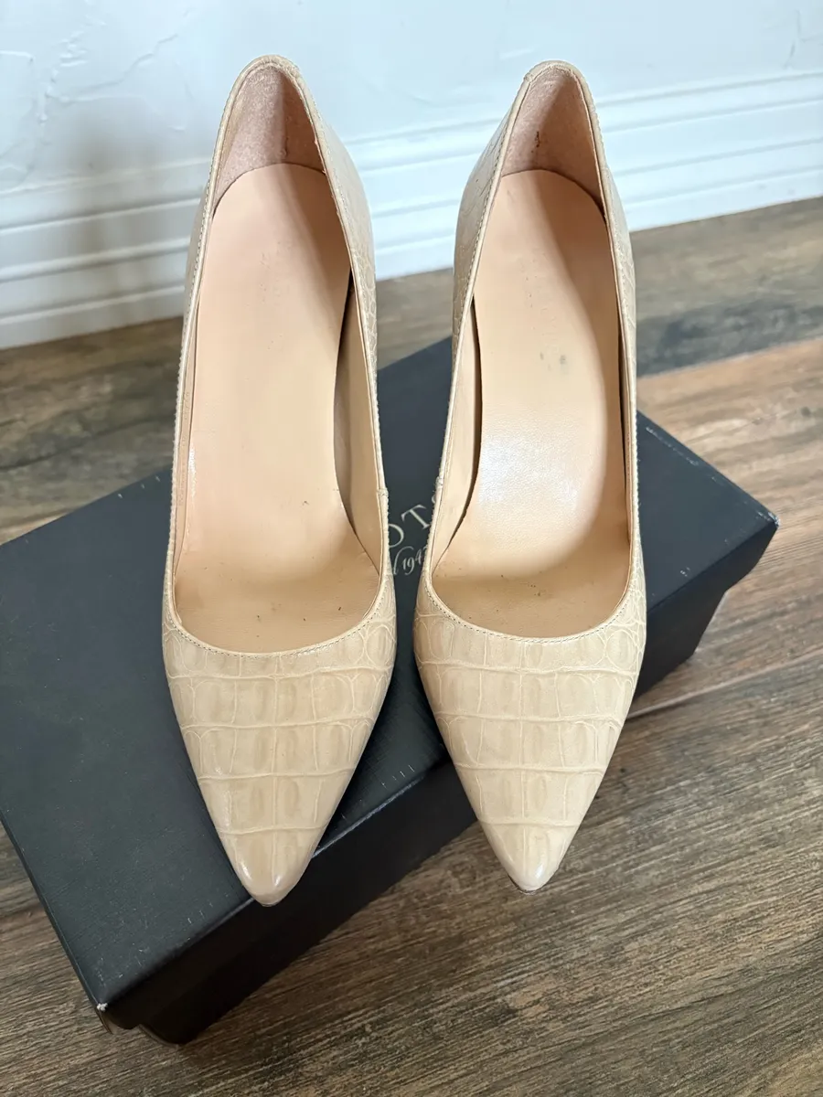 Talbots pointed-toe crème heels