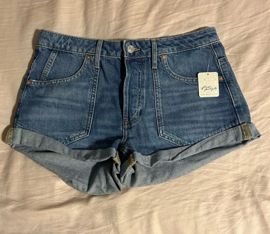 Free People We The Free Medium Blue Low Rise Slouch Denim Shorts Size 27