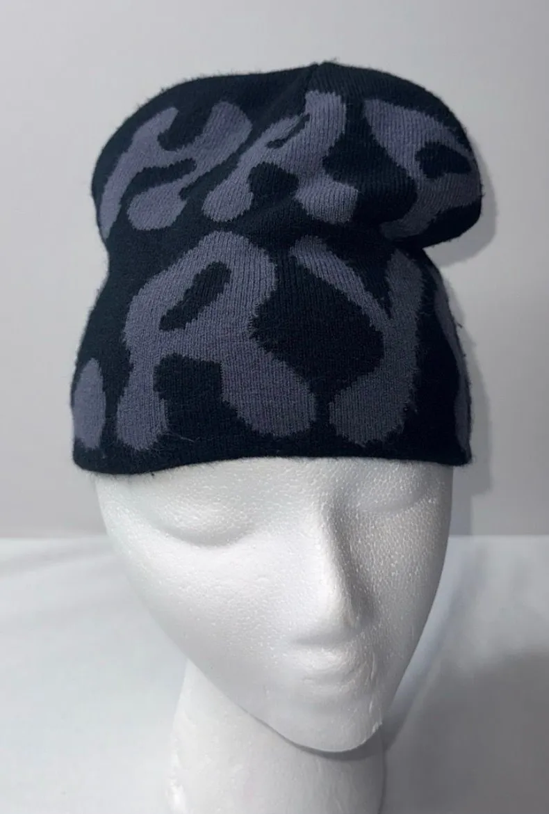 Black and gray beanie