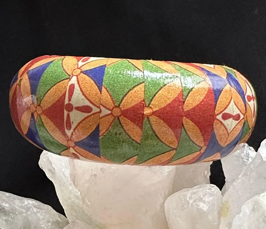 Handmade bangle EUC unique lightweight paper & resin. Appx. size 8 Orange