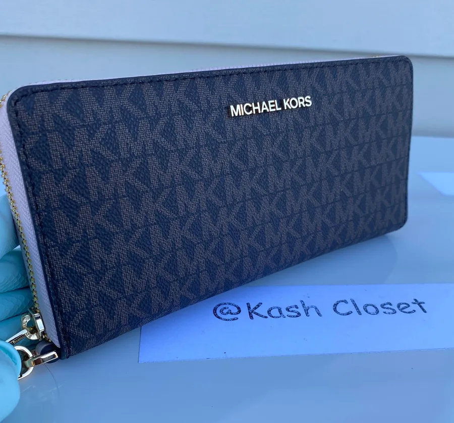 MK Large Logo Travel Continental Wallet - Powder blush/Brown