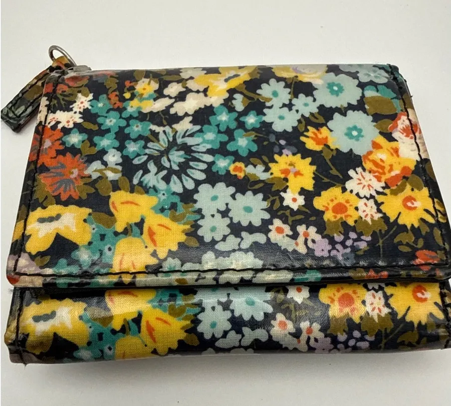 Floral Trifold Wallet with ID Window and Zipper Coin Pocket Multicolor Black