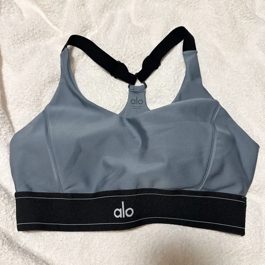 ALO Yoga Airlift Suit Up Bra in Dusty Blue (Size: Large)