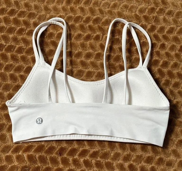 Lululemon Like A Cloud Yoga Sports Bra Light Support White Size 4 B/C Cup