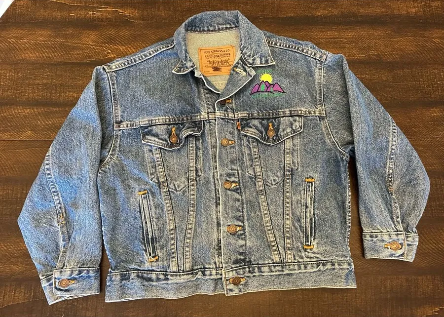 Vintage Levi's Denim Trucker Jacket Women’s Medium Made in USA 90s Jean Jacket
