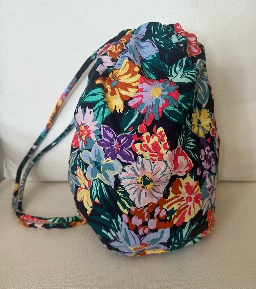Vera Bradley DITTY DRAWSTRING Backpack Floral DesiGN WATERPROOF INTERIOR