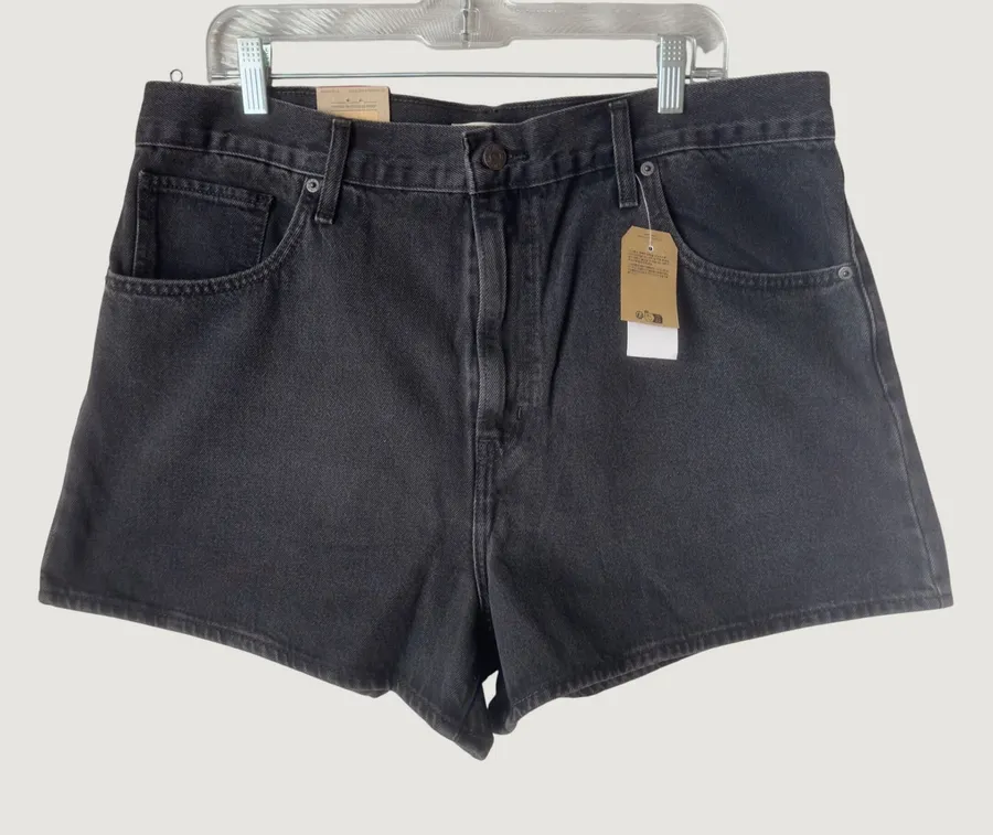 1511 | NWT Levi's High Waisted Cotton Retro Mom Shorts Black Denim Women 18