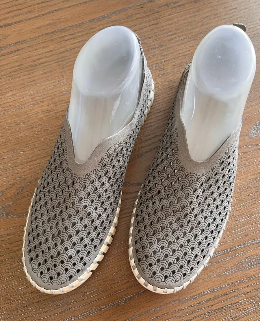Ilse Jacobsen Tulip Slip On Flats in Grey Size 39 Gray