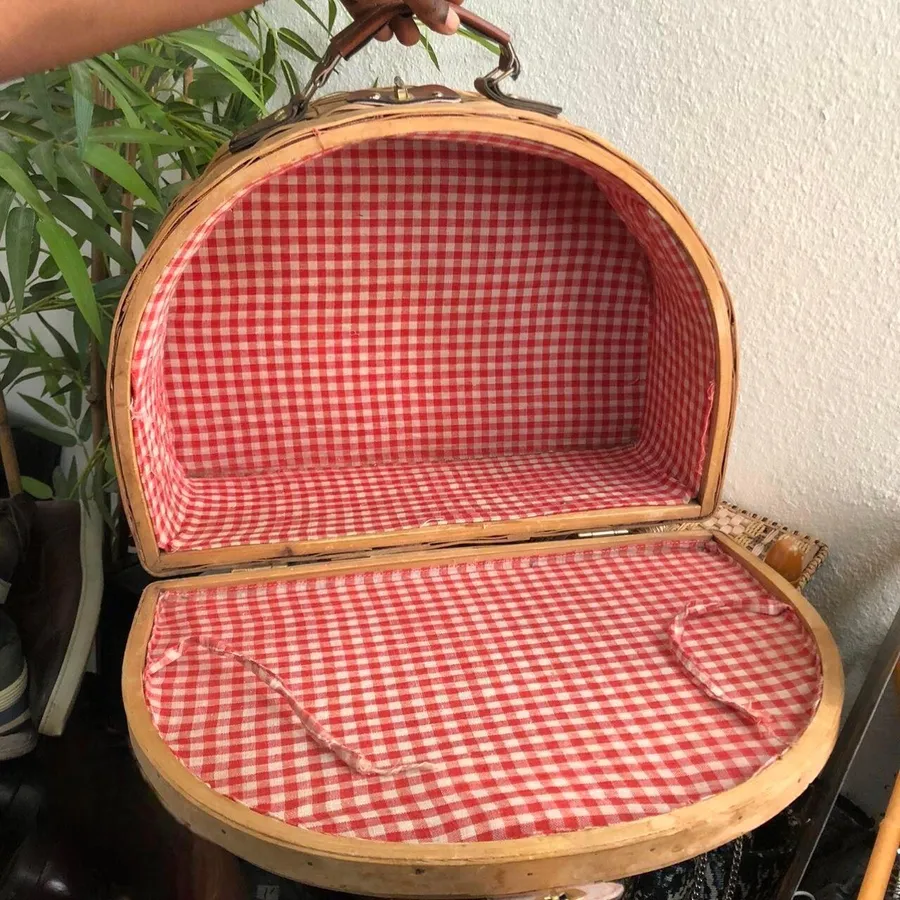 Large Vintage Gingham plaid wooden wicker woven picnic basket handbag duffle suitcase carryon leather handles #cottagecore #fairy #boho #indie