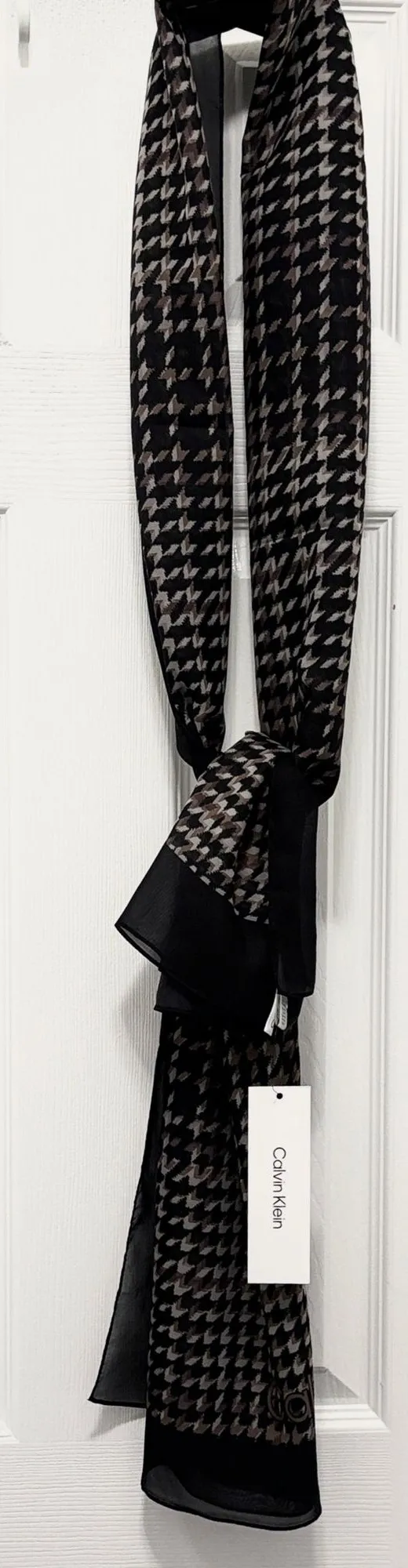 Calvin Klein Houndstooth Print Scarf – NWT