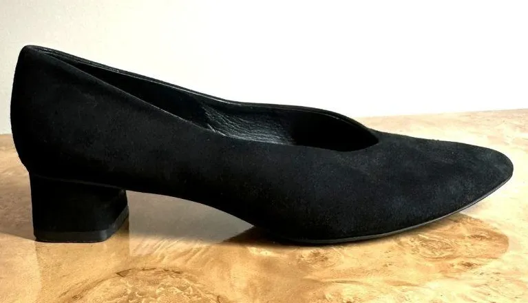 Everlane Black Suede Block Heel Pumps Made in Italy Women's Size 7.5