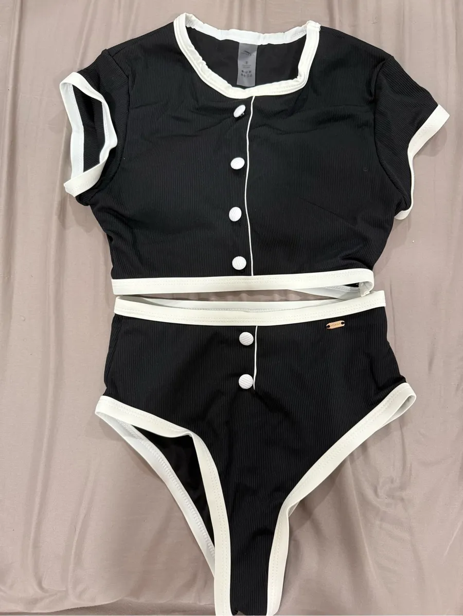 Black & White Contrast Ribbed Two