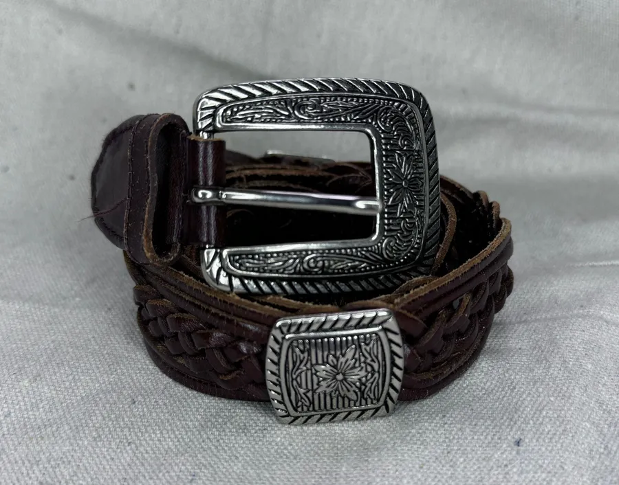 Vintage Concho Western Women’s Brown Braided Leather Silver Tone Buckle Belt Sz M/L