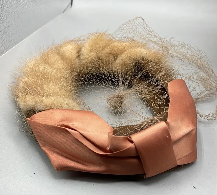 Vintage 1960’s tan Mink pill box Champagne satin ribbon with veil cage Brown