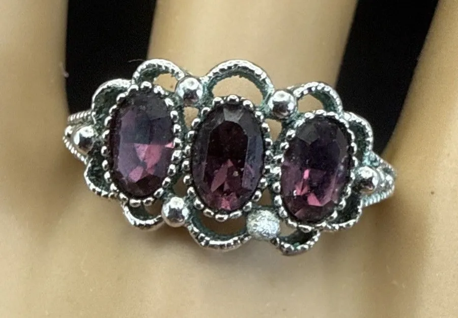 VINTAGE AVON Silver Tone Oval 3 Purple Stone Ring Size 7