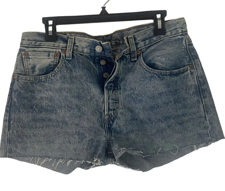Levi's 501 Women's Size 32 Acid Wash Cut Off Button Fly Denim Shorts