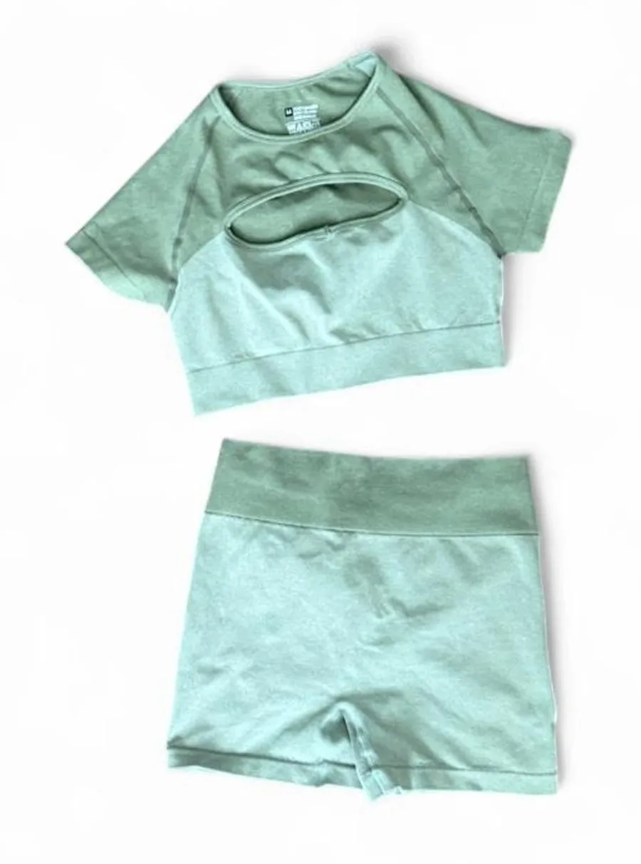 Women's Green Seamless 2 Piece Workout Set Cutout Crop Top Shorts Size Medium