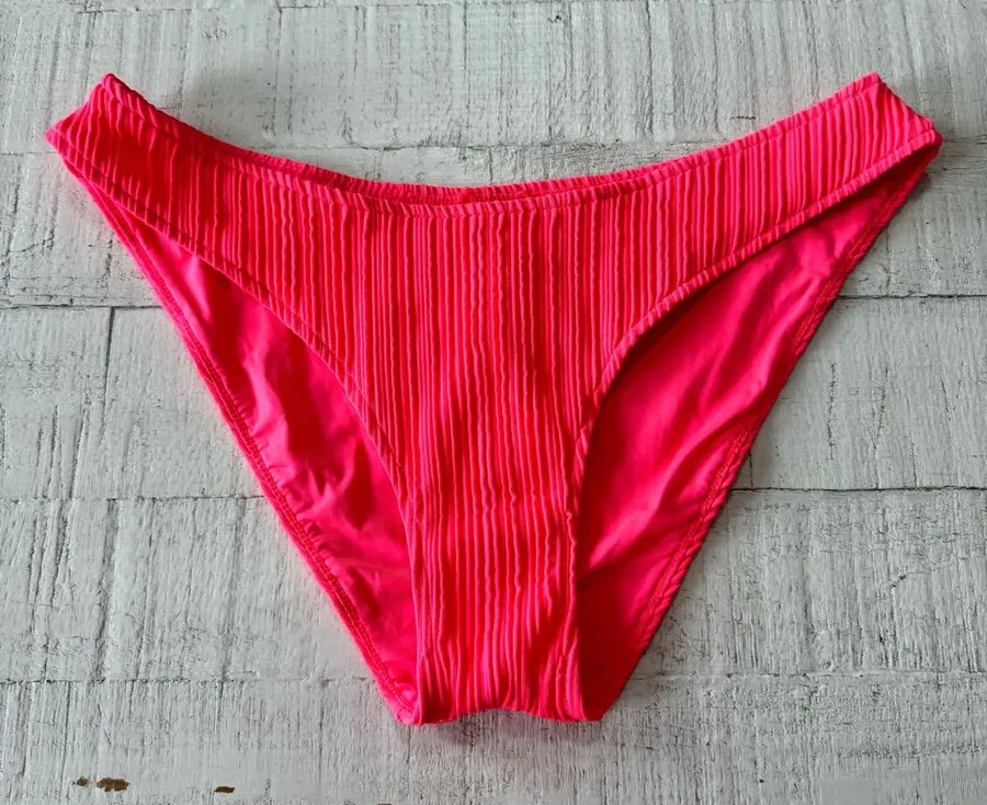 Becca Textured Ribbed Bikini Bottoms NWT size Large Hot Pink Swimsuit