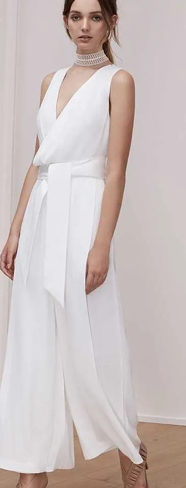 Keepsake the label | Large Woman’s Elegant White Jumpsuit