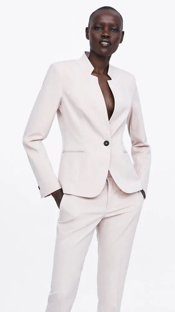 ✨HP✨Zara White Blazer✨