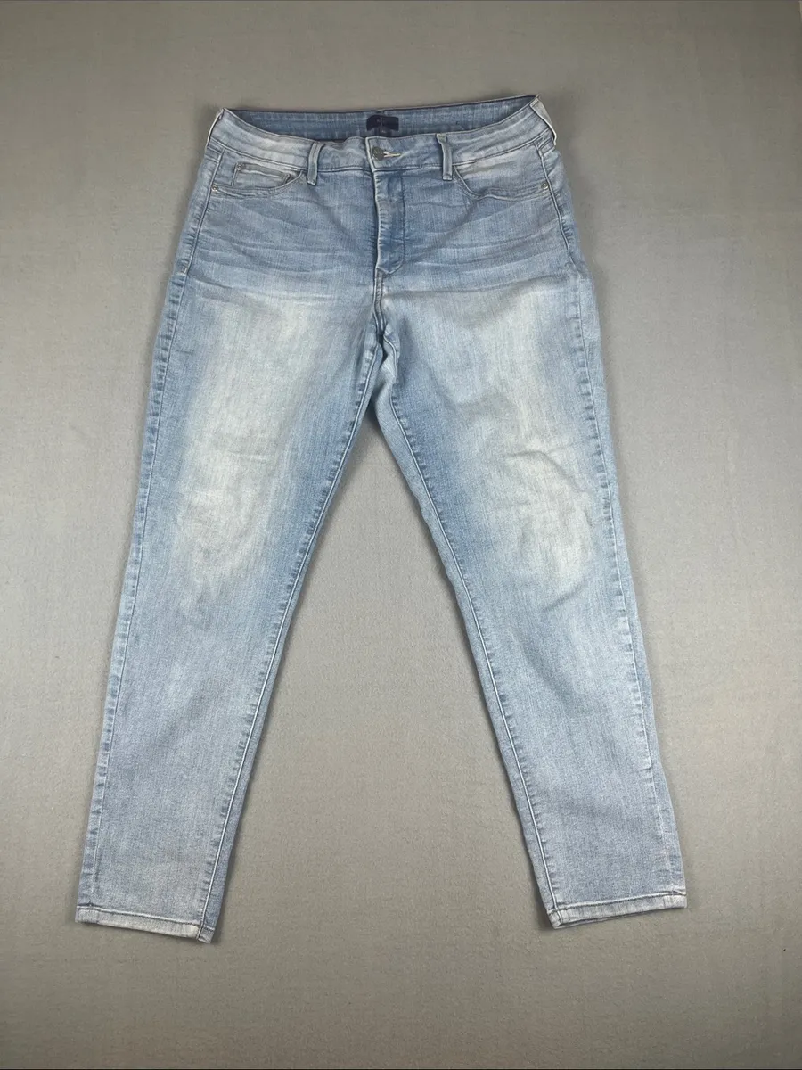 NYDJ Light blue skinny boyfriend Jeans
Size: 14 w