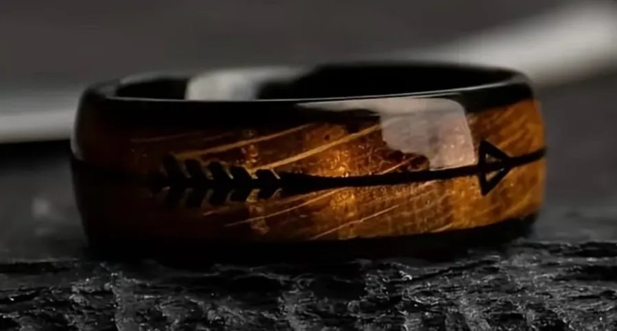 Women Luxury Collection Titanium Steel Black w/ Wood Grain Design