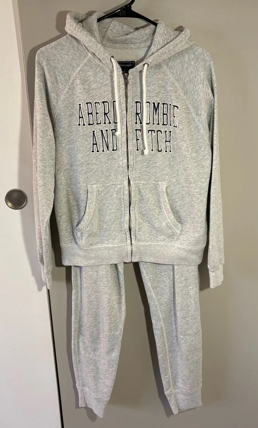 Abercrombie & Fitch Heritage Logo Full-Zip Hoodie and Matching Sweatpants Set Two Piece
