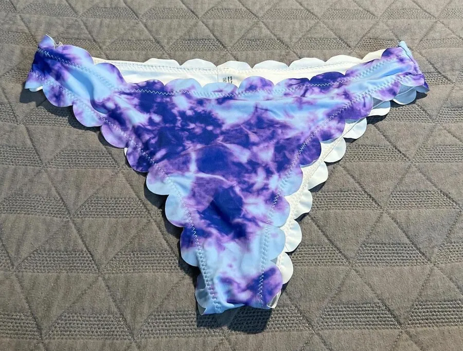 Purple Tie Dye Scalloped Bikini Bottoms Women's Size Small Swimwear Beachwear