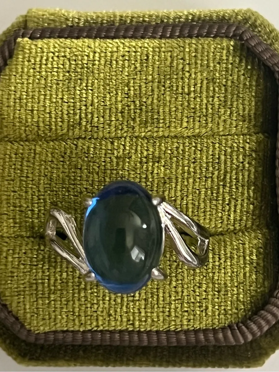 Elegant Design Titanium Pastel Purple Cat Eye Design Ring Size 9 NWT Green