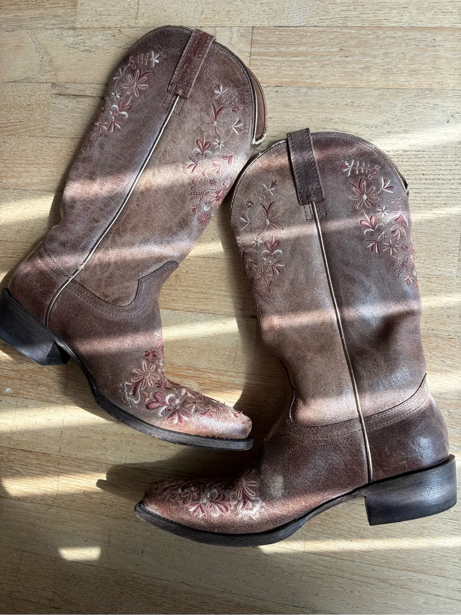 Ariat Ardent Western Boots in Terra Brown