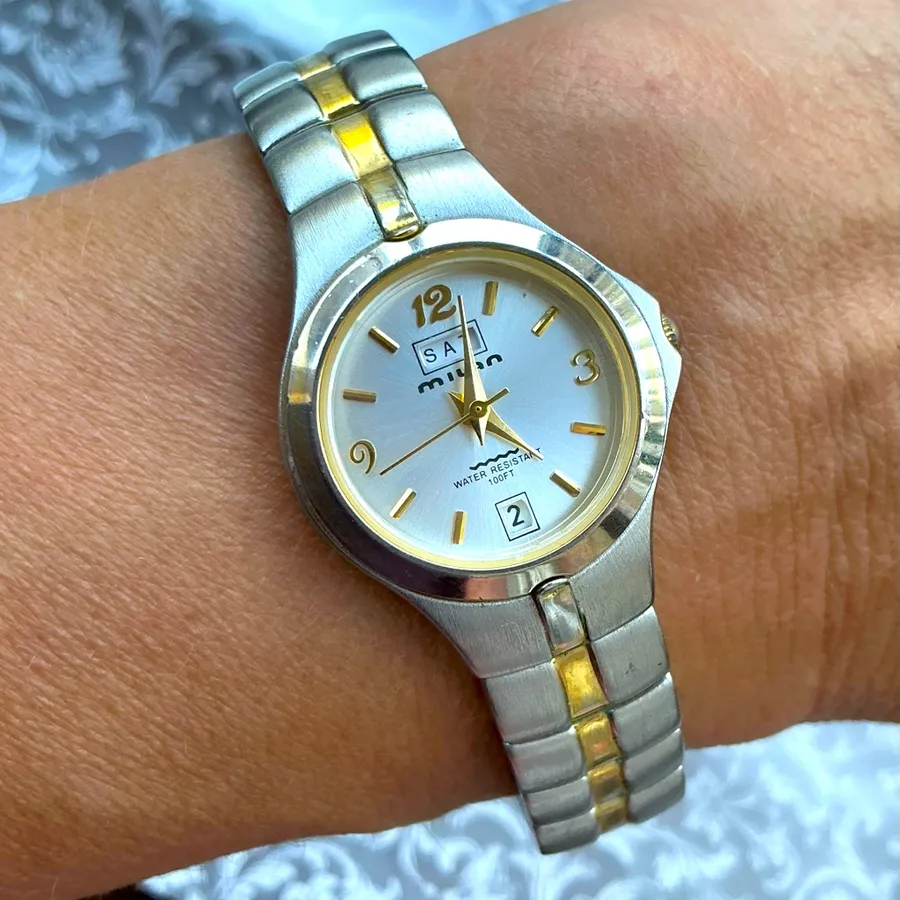 Ladies MILAN wristwatch ๐๐๐ Gold