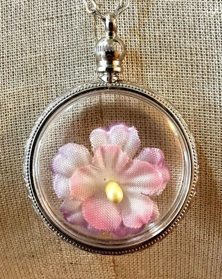 Vintage Avon flower locket pendant necklace Pink