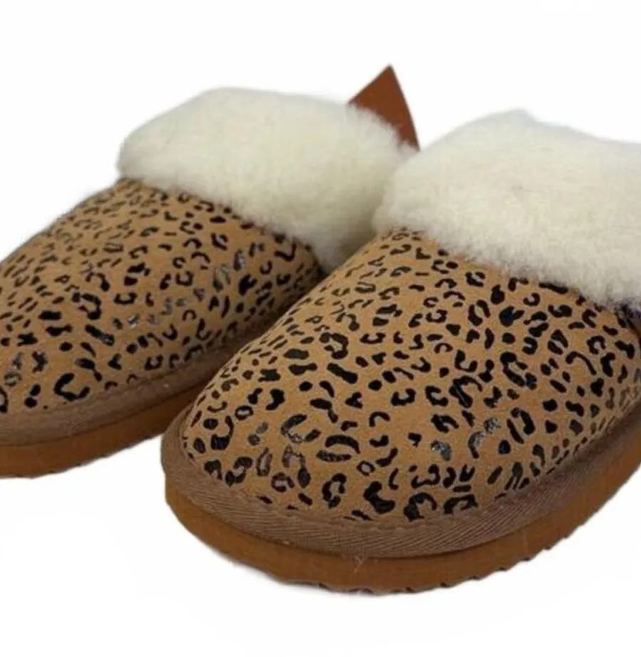 Beautiful NWTs Emu Women’s Shoes Size 5 Brown