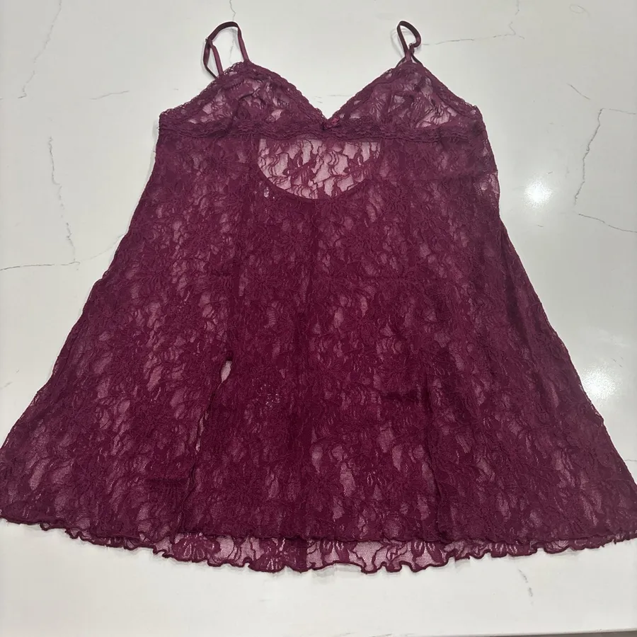 Frederick's of Hollywood Lace Chemise burgundy size
L