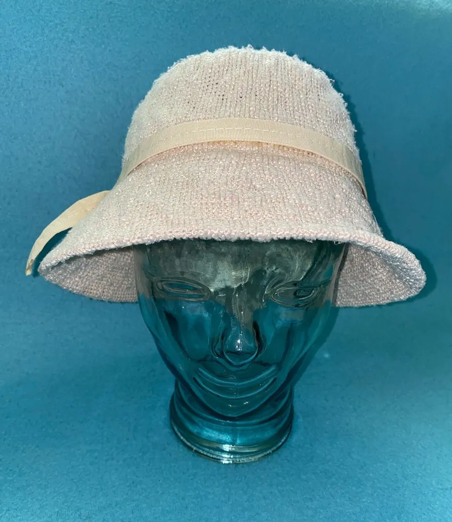 Nubby knit textured sun bucket hat closhe grosgrain ribbon cream beige size OSFA Tan