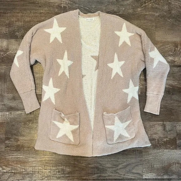 Moon and Madison Beige and Cream Super Soft and Cozy Star Cardigan Size Medium Tan