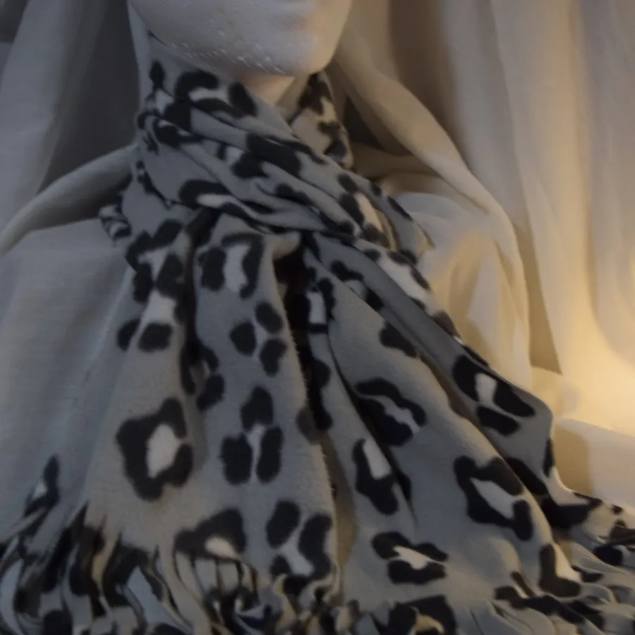 Old Navy Fleece Scarf,Gray/Blk/Wht Animal Print