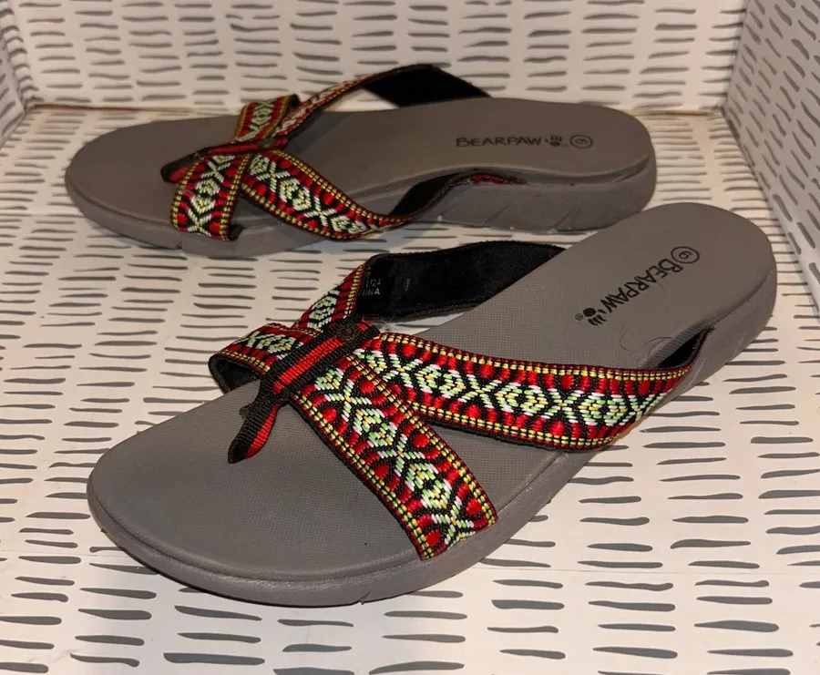 BEARPAW Juniper Womens 9 Grey Red Aztec Tribal Webbing Thong Sandals Gorpcore