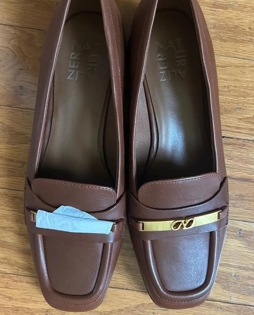 NEW Naturalizer women loafer size 8
