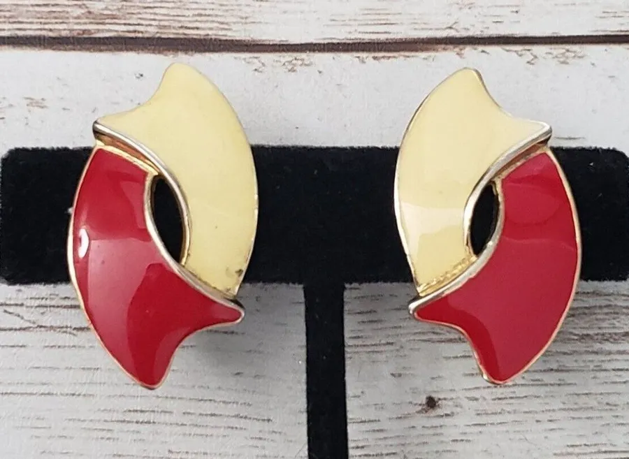 Vintage Clip On Earrings