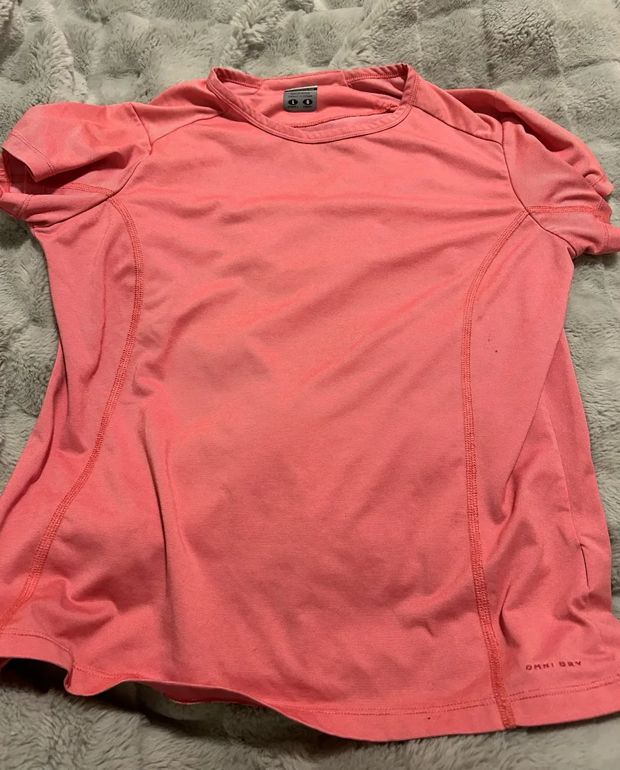 Columbia Women’s pink salmon short sleeve shirt size large