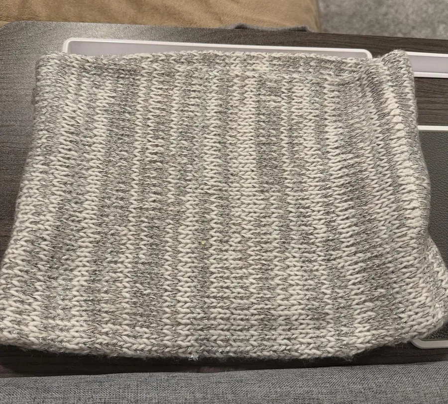White House Black Market Gray Metallic Knit Infinity Scarf Neck Warmer XS