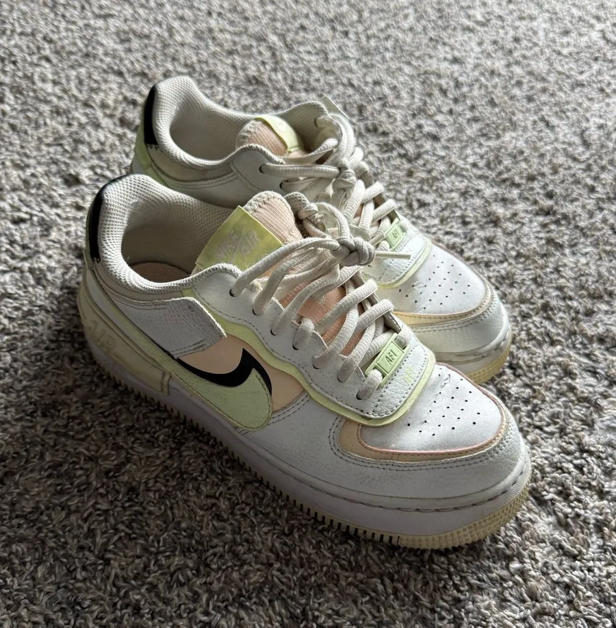 Nike Air Force 1 Tennis Shoes