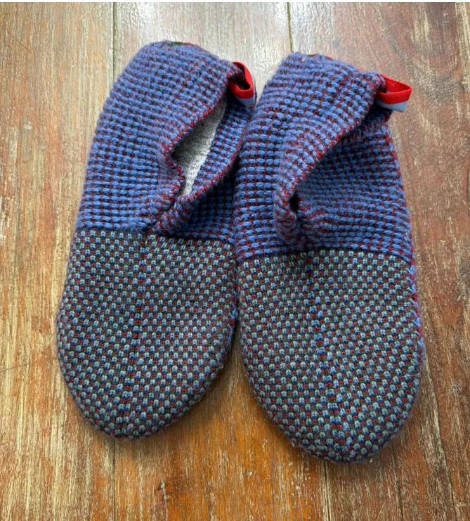 Bombas Knit Gripper Slipper Socks Blue Red Medium M