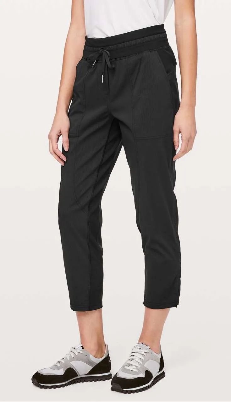 Lululemon Dance Studio Crop *25"