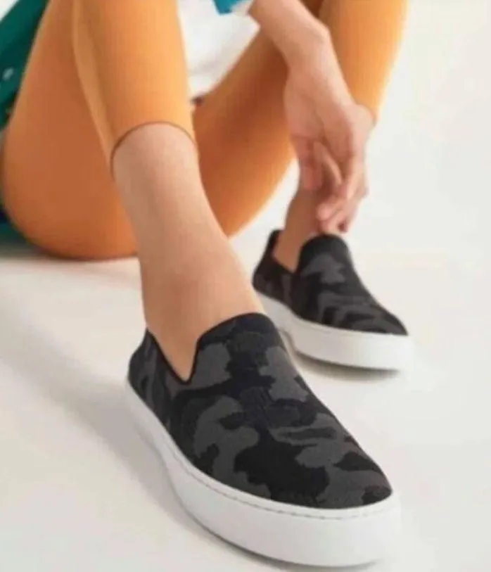 Rothy’s The Original Slip on Sneaker in Camo Grey Black Size 10